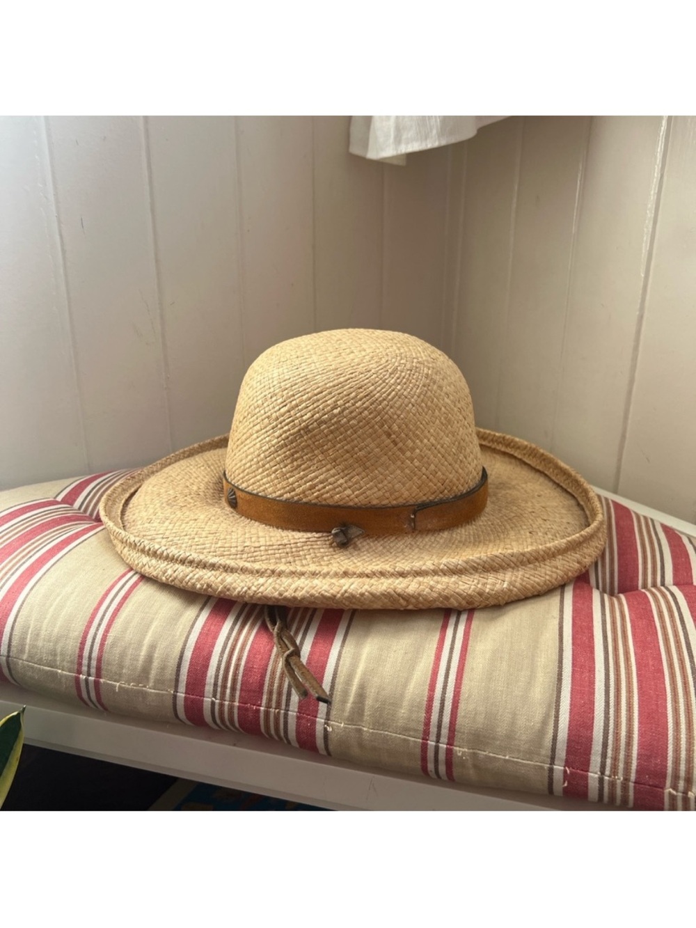 Shady Brady Women's Straw Hat with Leather Band